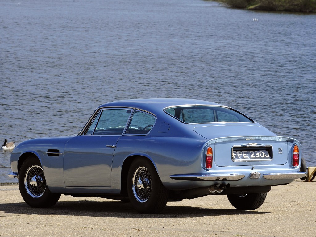 Aston Martin DB6 (Automático)